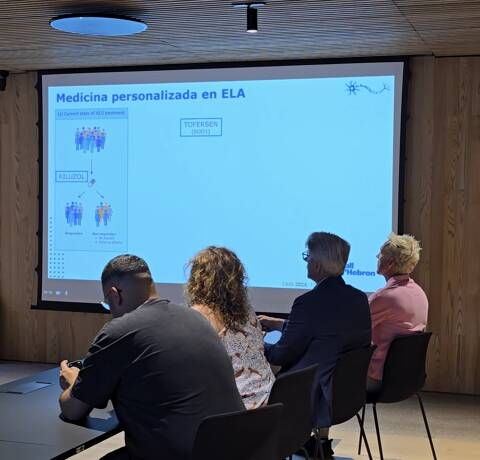 Delivery of €2,690 recaptats in the 8th solidarity course of Sant Adrià per l’ELA