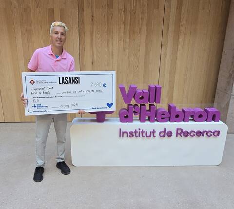 Delivery of €2,690 recaptats in the 8th solidarity course of Sant Adrià per l’ELA