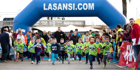 Reconocimiento a Laura Luelmo en la única San Silvestre para mujeres en España. San Silvestre del Masnou 26/12/18 llegando a los 1.900 inscrit@s