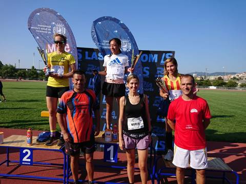 Gran matinal en la X Carrera popular de fiesta Mayor de Santa Coloma de Gramenet con 1.600 inscritos