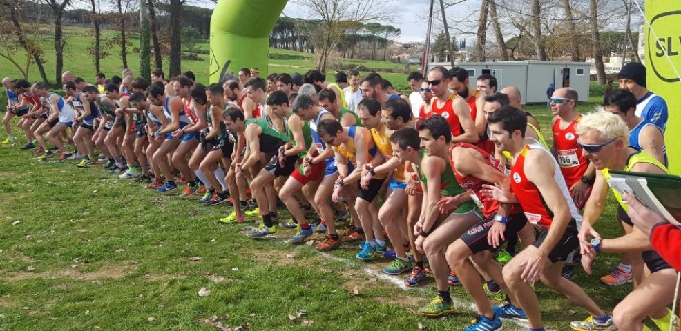 L'equip de La Sansi femení i Jose Lluis Blanco campions al campionat català de cros veterà a Caldes de Malavella