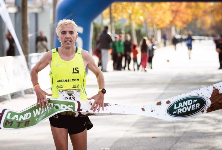 Resultats Land Warriors de Viladecans, victòries de Josep Lluis Blanco i Delia Monterrubio al trail, i Jordi Gracia i Laura Morales a MTB