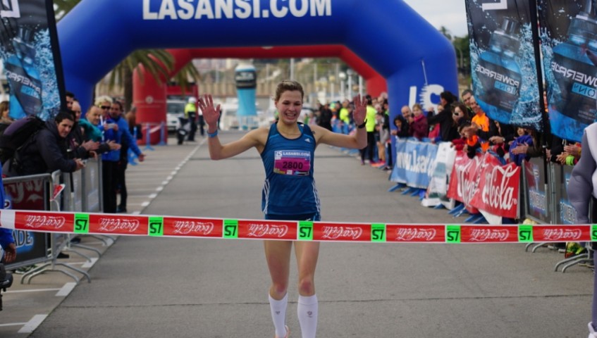 Ait Khamouch i Jelena Abele guanyen la 35a Sant Silvestre del Masnou amb prop de 1.900 arribats