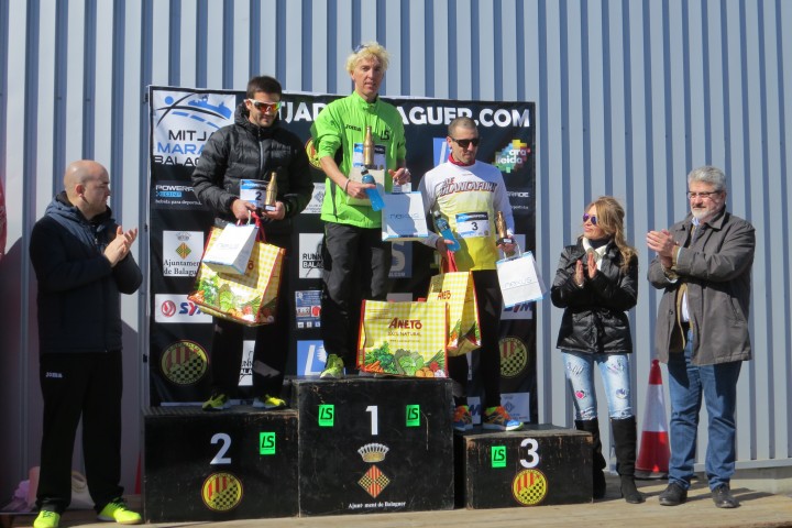 Blanco y Mireia Sosa a 10km y en la Media Pastó y Castelló ganadores en Balaguer con 1.100 participantes