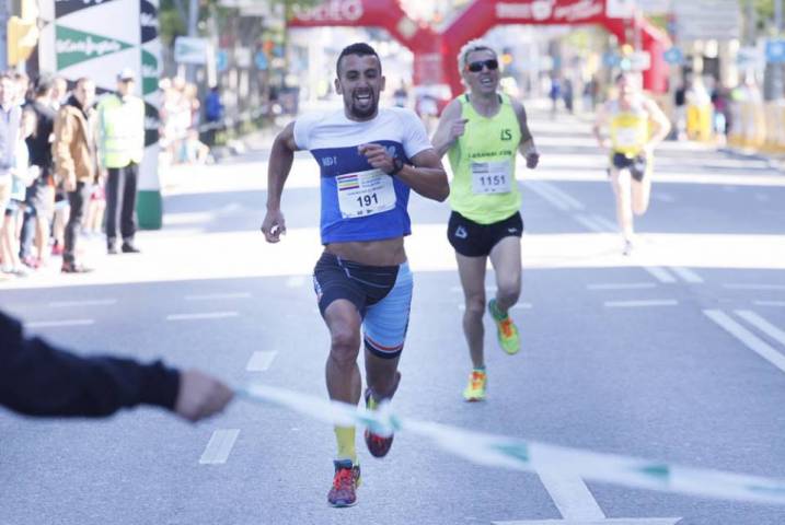 Isam Mounid supera al sprint a Jose Luis Blanco y el francés Benfodda en la 21ª Carrera Popular Ciudad de Girona de 5km