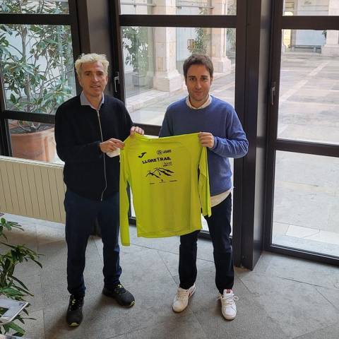 Meeting between Jordi Masquef, sports deputy of the Girona Provincial Council and the president of La Sansi, Jose Luis Blanco