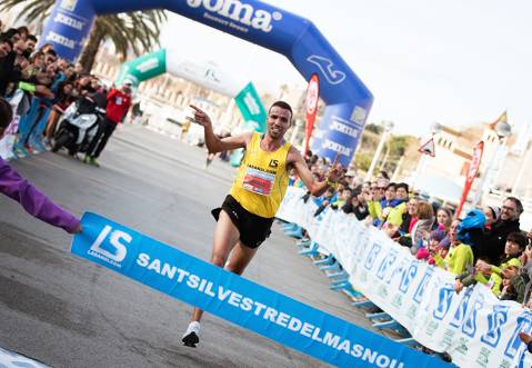 Reconocimiento a Laura Luelmo en la única San Silvestre para mujeres en España. San Silvestre del Masnou 26/12/18 llegando a los 1.900 inscrit@s