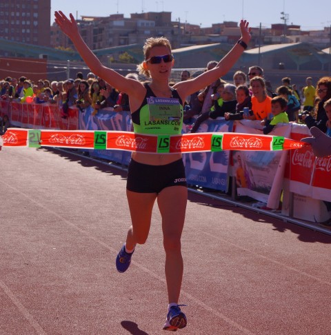 Inna Lebedeva (Ucrania) y Edgars Sumski (Letonia) ganan la 3ª Sansi de Sant Feliu de Llobregat de 10km