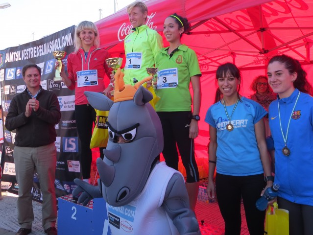 Abojuanak El Mehdi (Marroc) i Jekaterina Patjuk (Estonia) guanyen la 36a Sant Silvestre del Masnou amb prop de 1.900 arribats