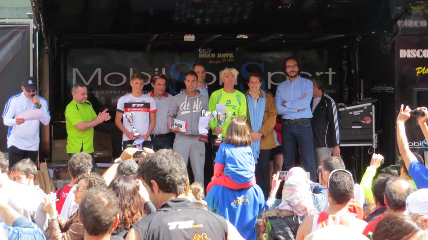 Blanco ganador de la 27ª edición de los 10km de Girona “Esports Parra”