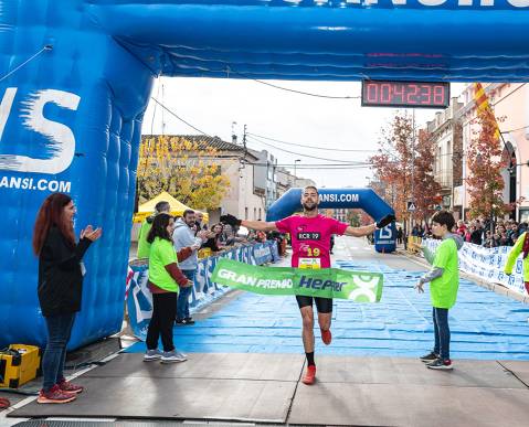 Karim Cabeo i Marta Romero guanyen la 36a Pujada i baixada a Guanta (Sentmenat) de 12km