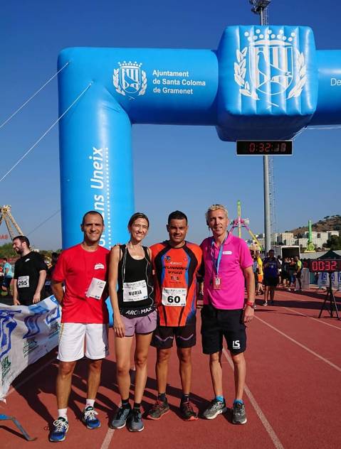 Gran matinal en la X Carrera popular de fiesta Mayor de Santa Coloma de Gramenet con 1.600 inscritos