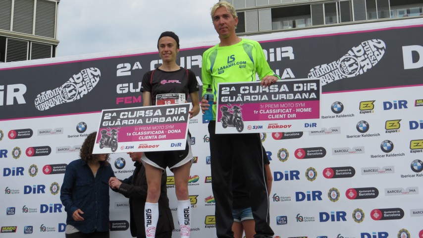 Josep Lluis Blanco, del Club La Sansi, guanyador de la cursa del DIR Guàrdia Urbana de Barcelona de 10km 