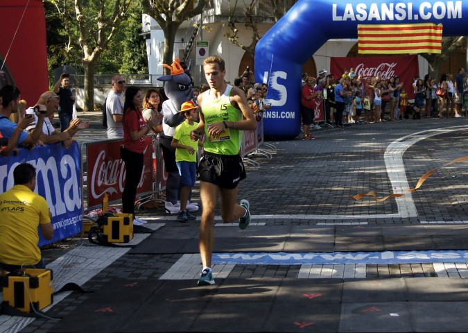 Edgars Sumkis y Hasna Bahom ganan la 3a Cursa de la Diada de Bellaterra, la carrera más participativa de Cataluña.