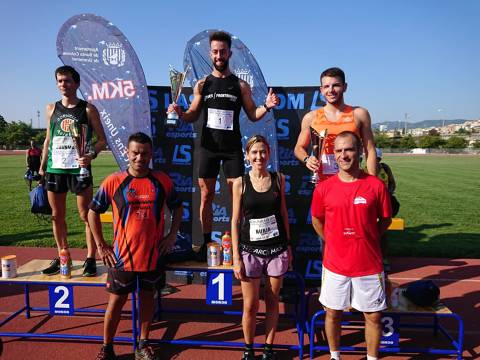 Gran matinal en la X Carrera popular de fiesta Mayor de Santa Coloma de Gramenet con 1.600 inscritos