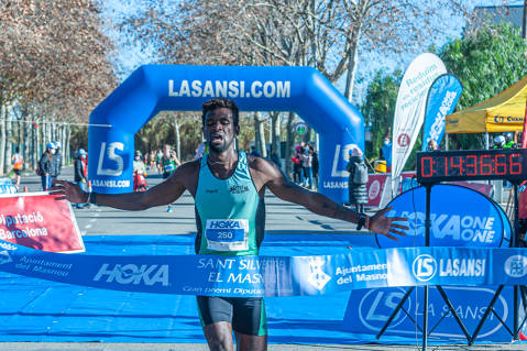 EL MASNOU CELEBRA SU SAN SILVESTRE DE FORMA SEGURA Y EJEMPLAR