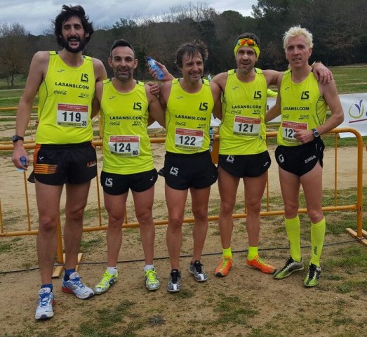 L'equip de La Sansi femení i Jose Lluis Blanco campions al campionat català de cros veterà a Caldes de Malavella