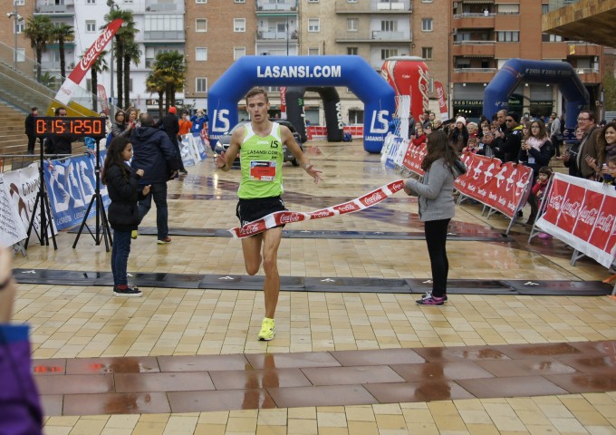 Sumskis (Letònia) i Bahom (Marroc) guanyen sota la pluja