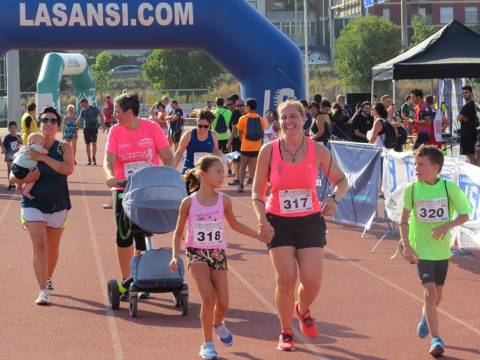 Gran matinal en la X Carrera popular de fiesta Mayor de Santa Coloma de Gramenet con 1.600 inscritos