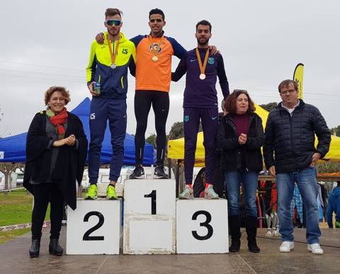 Els atletes del  club La Sansi, han finalitzat tercers per equips al campionat català de cros curt