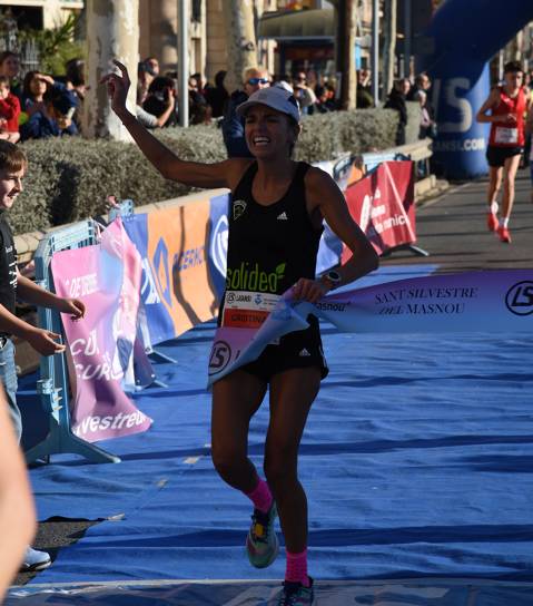 La Sansi y el Ayuntamiento de El Masnou, con el patrocinio de Heppner, han organizado hoy la mítica San Silvestre de El Masnou