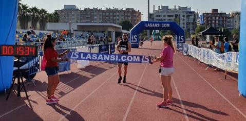 Gran matinal en la X Carrera popular de fiesta Mayor de Santa Coloma de Gramenet con 1.600 inscritos