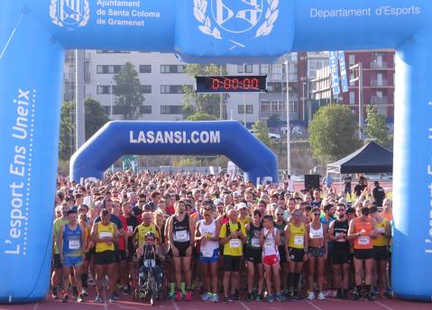 Gran matinal en la X Carrera popular de fiesta Mayor de Santa Coloma de Gramenet con 1.600 inscritos