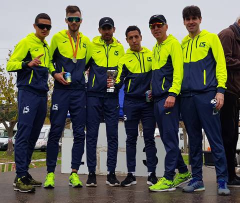 Els atletes del  club La Sansi, han finalitzat tercers per equips al campionat català de cros curt