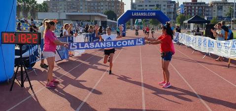 Gran matinal en la X Carrera popular de fiesta Mayor de Santa Coloma de Gramenet con 1.600 inscritos