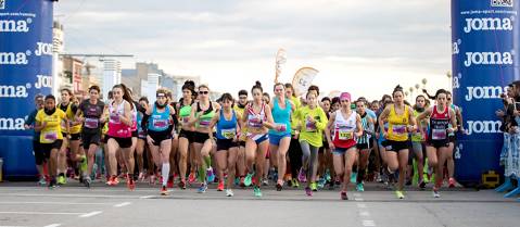 Reconocimiento a Laura Luelmo en la única San Silvestre para mujeres en España. San Silvestre del Masnou 26/12/18 llegando a los 1.900 inscrit@s