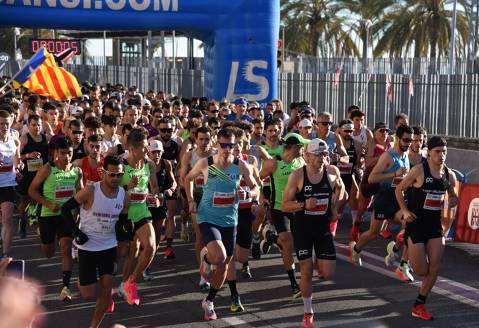 La Sansi y el Ayuntamiento de El Masnou, con el patrocinio de Heppner, han organizado hoy la mítica San Silvestre de El Masnou