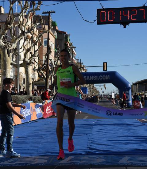 La Sansi y el Ayuntamiento de El Masnou, con el patrocinio de Heppner, han organizado hoy la mítica San Silvestre de El Masnou